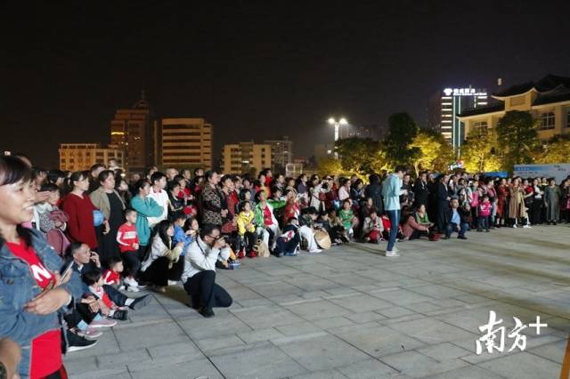 活動吸引了眾多市民群眾。段燦 攝