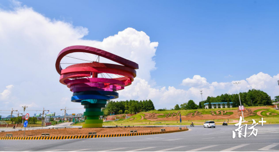 高速出口新貌。曾亮超 攝