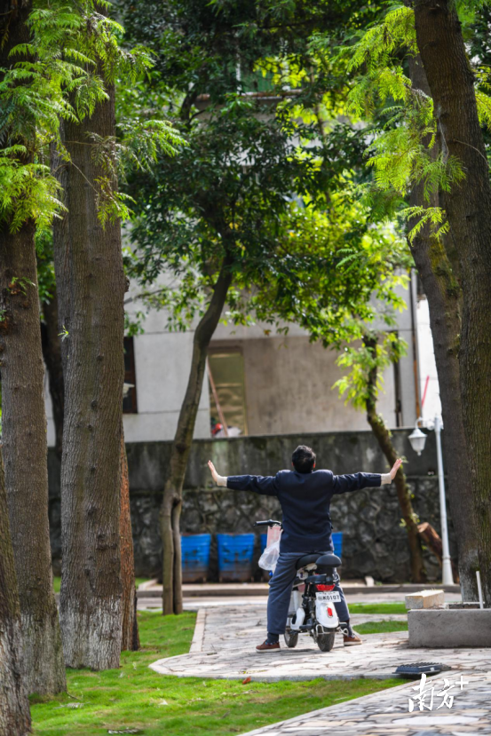 晨練的市民。曾亮超 攝
