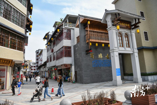 中山路步行街。曾亮超 攝