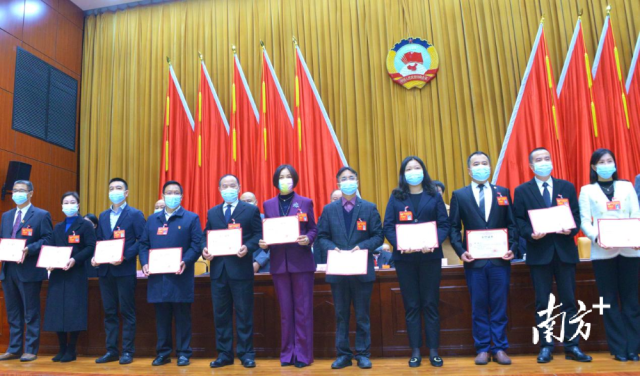 表彰優(yōu)秀委員。張曉欣 攝