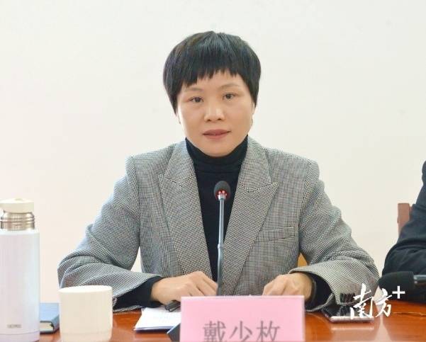 戴少枚強(qiáng)調(diào)，要提高食品安全工作水平，保障人民群眾“舌尖”上的安全。張曉欣 攝