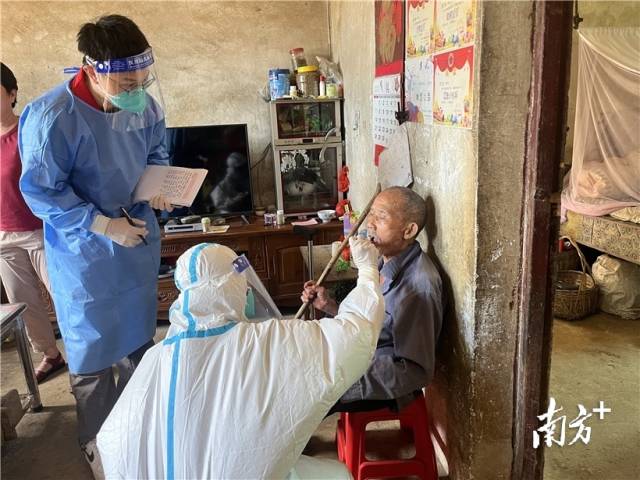 組織力量入戶檢測(cè)，全力推進(jìn)“應(yīng)檢盡檢”。