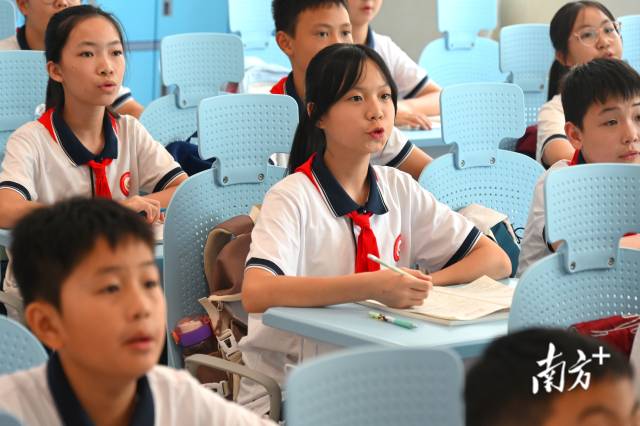 依托廣州六中連州實(shí)驗(yàn)學(xué)校，連州實(shí)現(xiàn)了從“生源外流”到“反向招生”的歷史性轉(zhuǎn)變。黃津 攝
